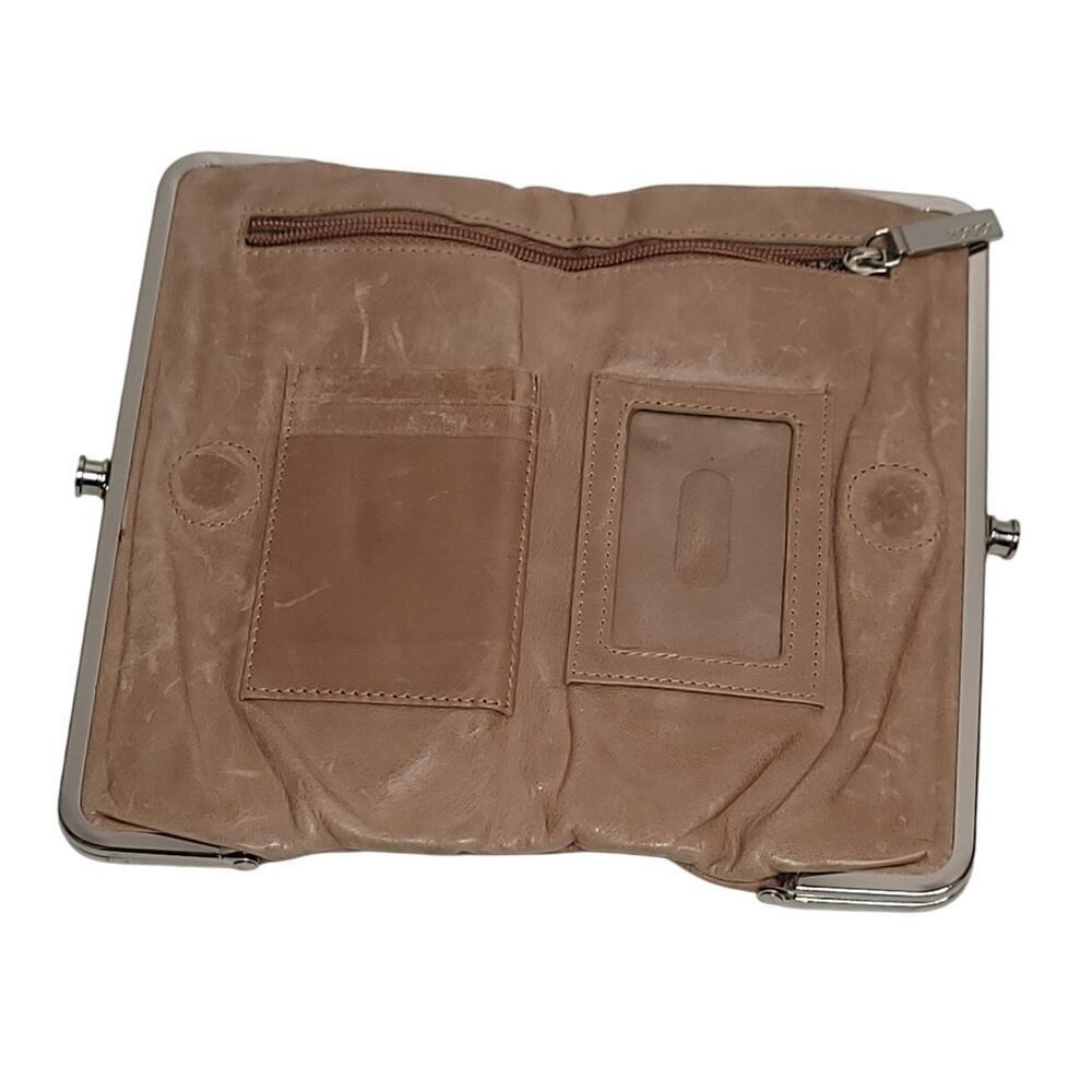 HOBO Lauren Clutch-Wallet - Picture 4 of 9